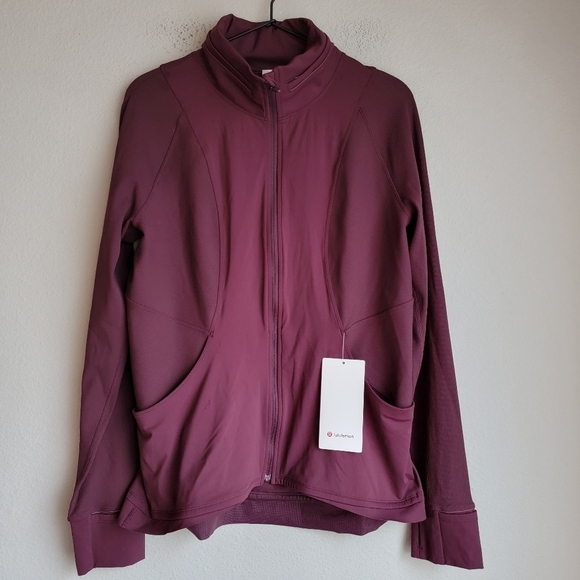 Lululemon Far and Free Jacket in Cassis size 14 NWT - Picture 9 of 12